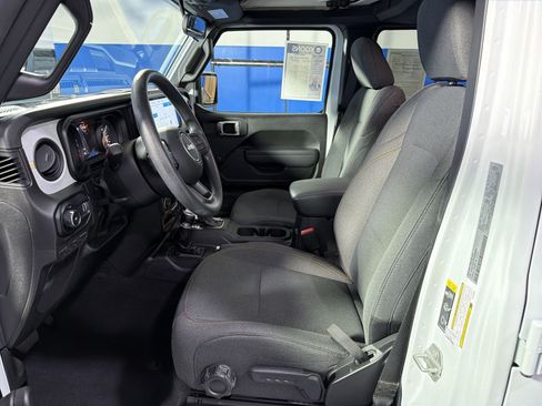 Used 2024 Jeep Wrangler Unlimited Sport AWD/4WD image 24