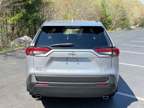 Used 2019 Toyota RAV4 XLE w/ Convenience Package AWD/4WD image 4