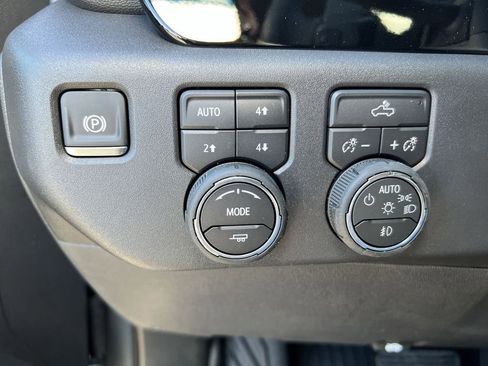 New 2026 Chevrolet Silverado 1500 LT Trail Boss w/ Convenience Package II image 17