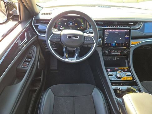 Used 2022 Jeep Grand Cherokee Trailhawk AWD/4WD image 2