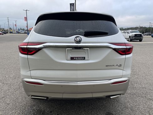 Used 2019 Buick Enclave Avenir w/ Avenir Technology Package AWD/4WD image 4