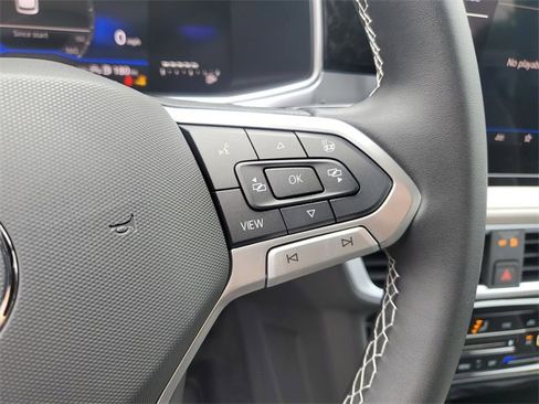 New 2025 Volkswagen Taos SE image 27