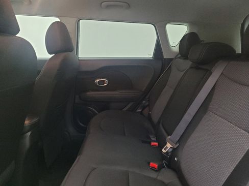Used 2019 Kia Soul + image 18