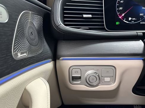 Certified 2025 Mercedes-Benz GLS 450 4MATIC image 16