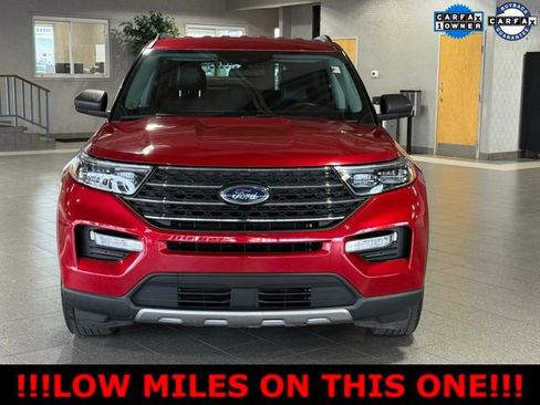 Used 2022 Ford Explorer XLT w/ Equipment Group 202A image 3