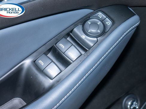 Used 2024 Buick Enclave Essence w/ Technology Package FWD image 25
