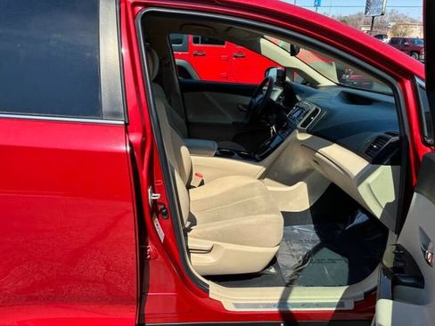 Used 2010 Toyota Venza FWD image 30