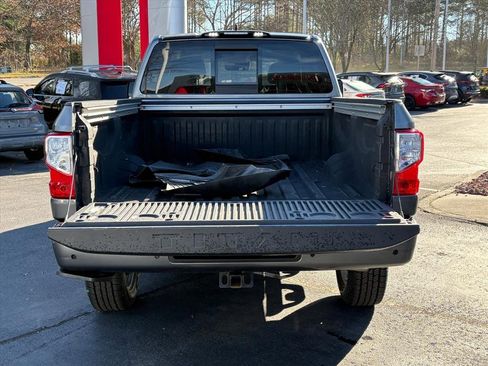 Used 2024 Nissan Titan SV w/ SV Convenience Package image 25