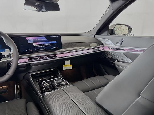 Used 2026 BMW 760i xDrive AWD/4WD image 25