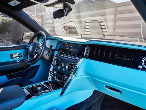 Used 2025 Rolls-Royce Cullinan image 44