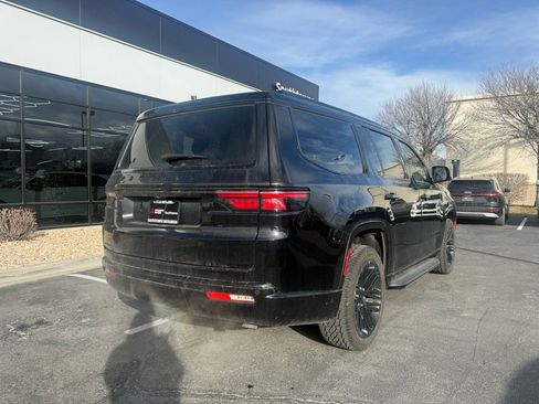 Used 2023 Jeep Wagoneer Series II w/ Convenience Group I image 7