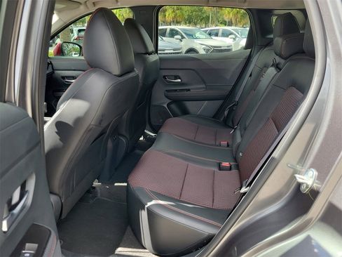 Used 2025 Nissan Kicks SR image 10