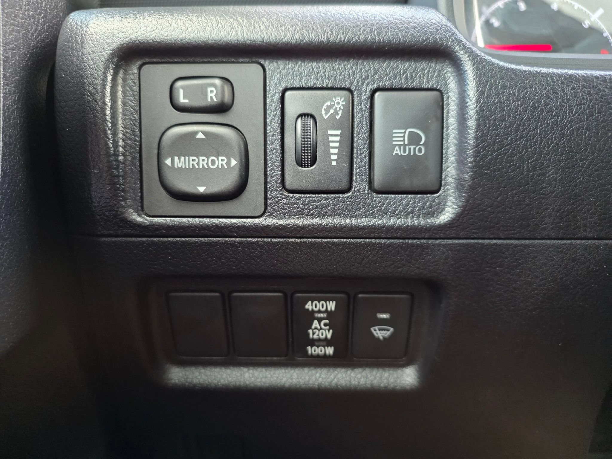 Used 2024 Toyota 4Runner SR5 AWD/4WD image 22
