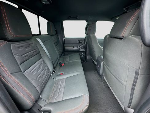 Used 2023 Nissan Frontier Pro-X w/ Technology Package image 18