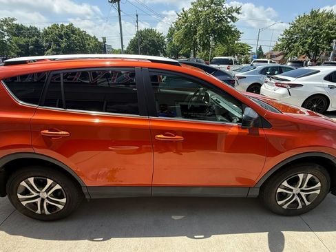 Used 2016 Toyota RAV4 LE AWD/4WD image 6