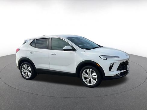 Used 2025 Buick Encore GX Preferred image 2