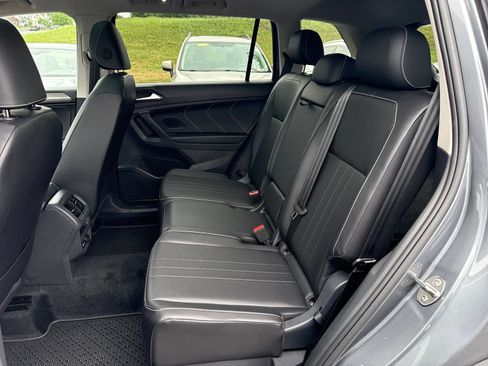 Certified 2024 Volkswagen Tiguan SE w/ Panoramic Sunroof Package AWD/4WD image 14