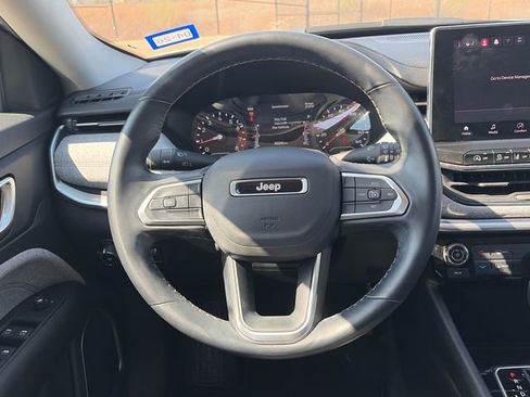 Used 2022 Jeep Compass Latitude image 15