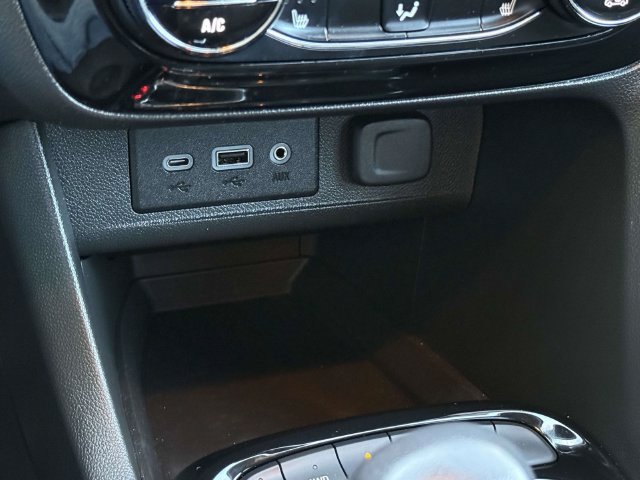 Used 2023 Buick Encore GX Select AWD/4WD image 18
