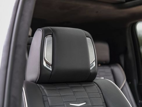 Used 2024 Cadillac Escalade ESV V AWD/4WD image 52