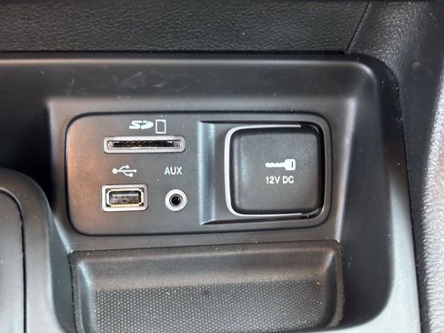 Used 2017 Jeep Cherokee Limited AWD/4WD image 31