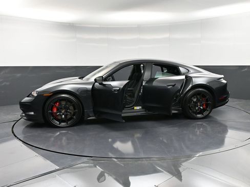 New 2026 Porsche Taycan GTS image 39