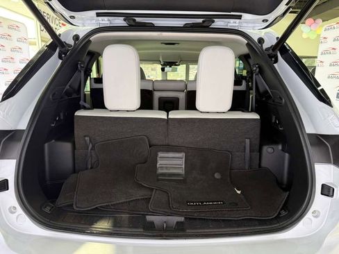 Used 2025 Mitsubishi Outlander Trail Edition image 42