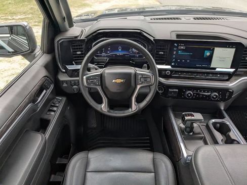 Used 2023 Chevrolet Silverado 1500 LTZ w/ Z71 Off-Road Package image 15