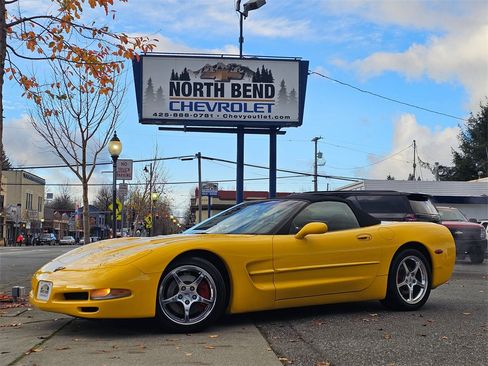 Used 2001 Chevrolet Corvette Convertible w/ Preferred Equipment Group2 image 1