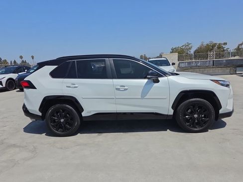 Used 2023 Toyota RAV4 XSE AWD/4WD image 4