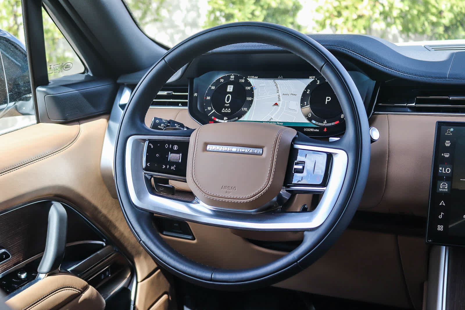 Certified 2026 Land Rover Range Rover SE AWD/4WD image 14