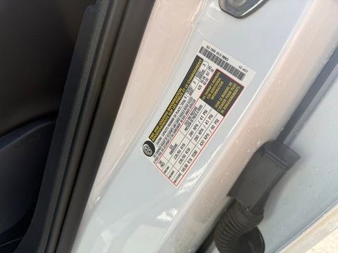 Used 2022 Volkswagen Tiguan SE R-Line image 10