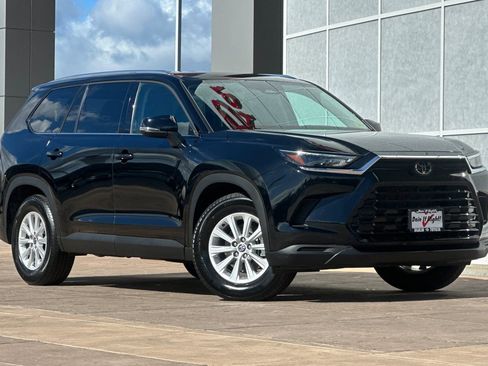 Certified 2025 Toyota Grand Highlander FWD image 2