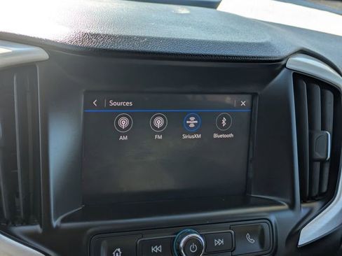 Used 2024 GMC Terrain SLE w/ Driver Convenience Package image 23