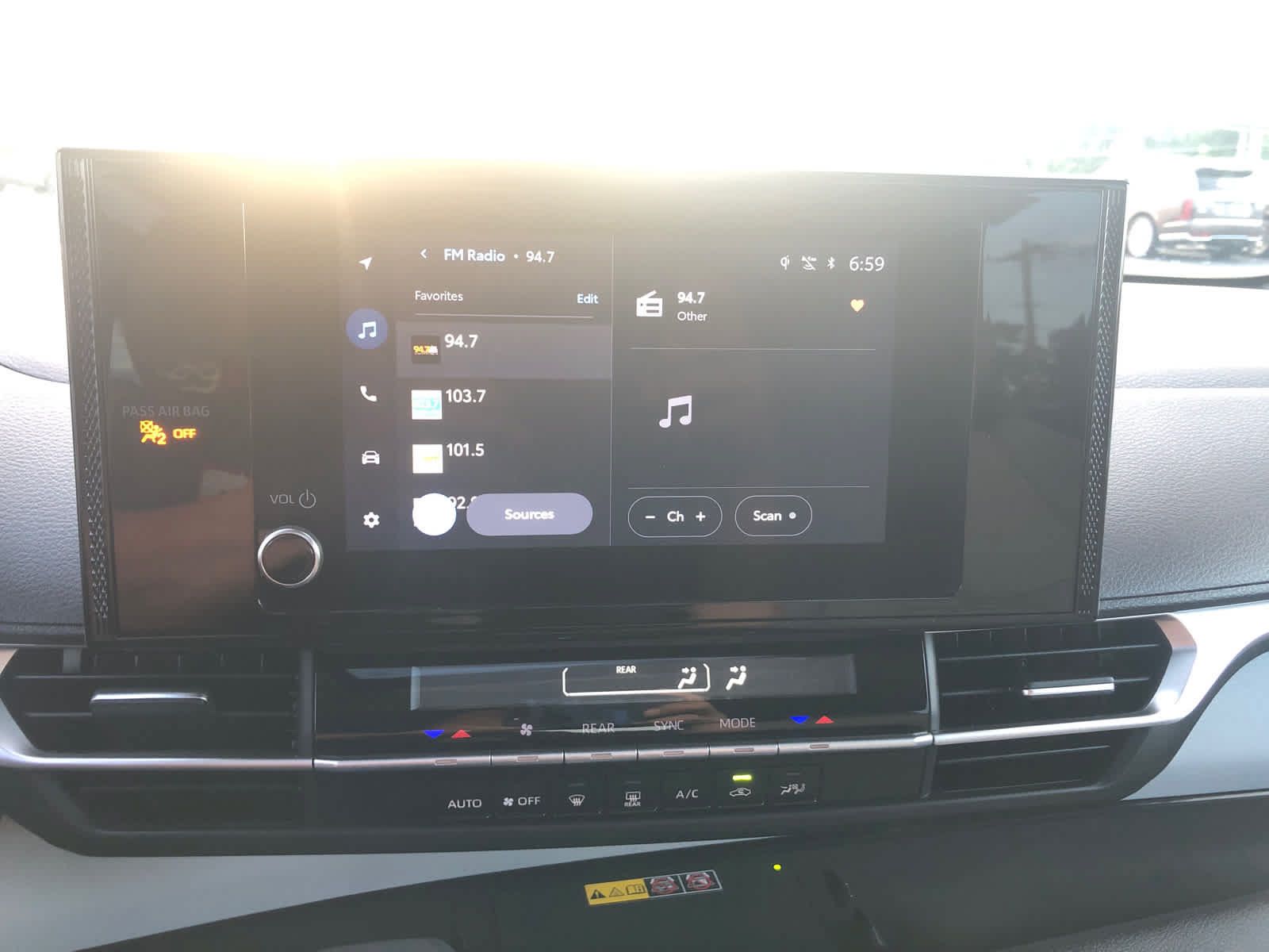 Certified 2025 Toyota Sienna LE w/ LE Plus Package FWD image 18