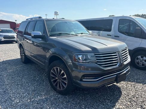 Used 2015 Lincoln Navigator 2WD image 6