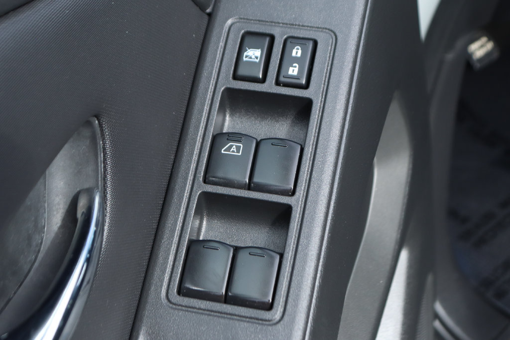 Used 2024 Nissan Frontier SV w/ SV Convenience Package RWD image 16