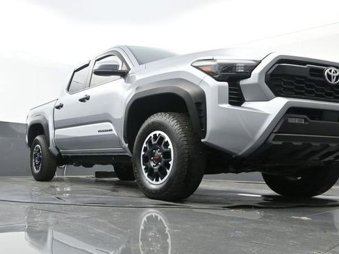 Used 2025 Toyota Tacoma TRD Off-Road image 23
