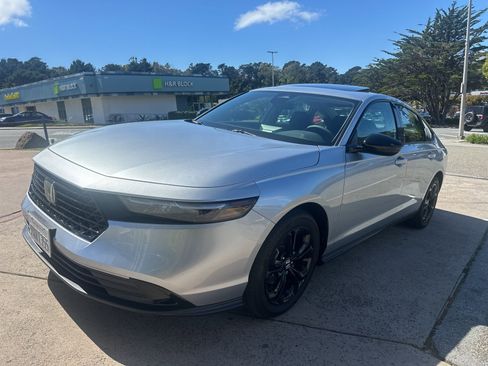 Used 2025 Honda Accord SE image 3