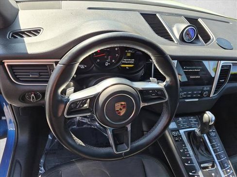 Used 2018 Porsche Macan AWD/4WD image 11