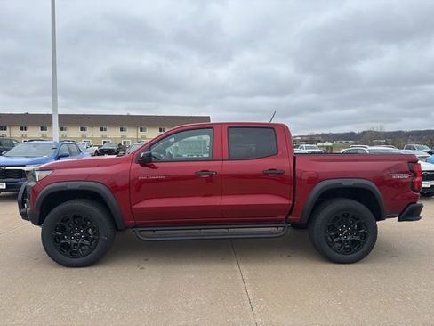 New 2026 Chevrolet Colorado Trail Boss w/ Off-Road Front Bumper Package AWD/4WD image 9