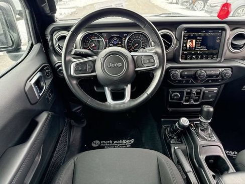 Used 2022 Jeep Wrangler Unlimited Sahara AWD/4WD image 14