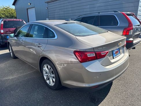 Used 2024 Chevrolet Malibu LT FWD image 2