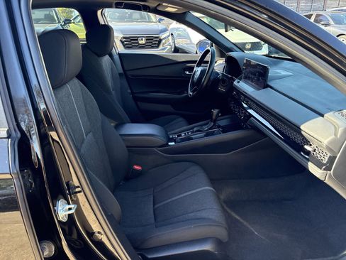 Used 2023 Honda Accord Sport image 13