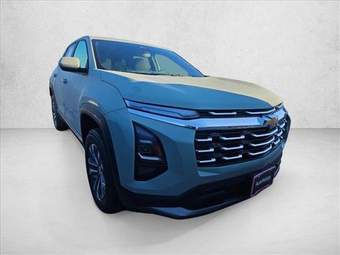 New 2026 Chevrolet Equinox LT FWD image 2