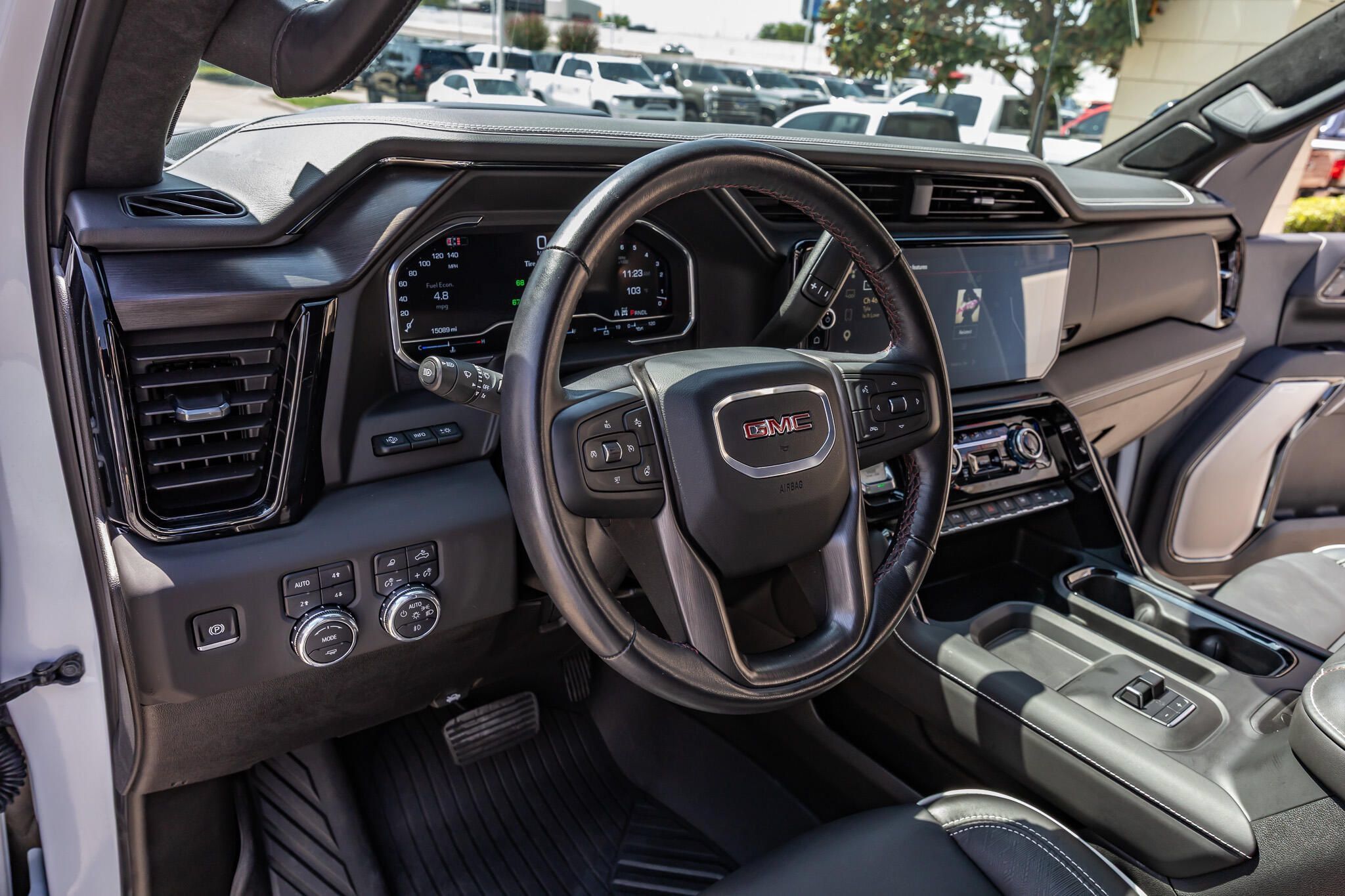 Used 2025 GMC Sierra 2500 AT4X w/ AT4X AEV Edition AWD/4WD image 17