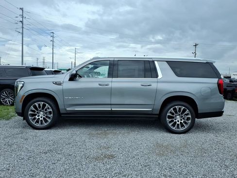 New 2026 GMC Yukon XL Denali w/ Denali Reserve Package AWD/4WD image 4