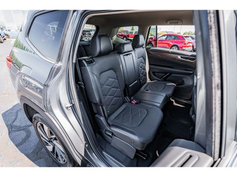 Used 2024 Volkswagen Atlas SE image 24