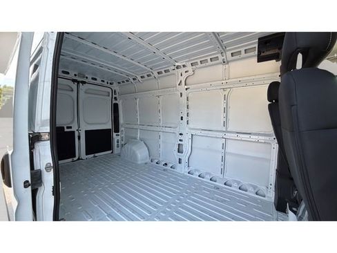 Used 2025 RAM ProMaster 2500 w/ Storage Group image 38
