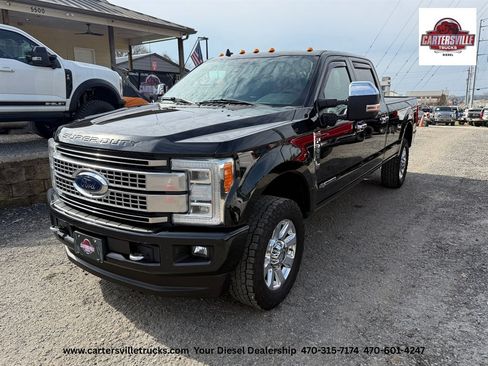 Used 2019 Ford F350 Platinum w/ Platinum Ultimate Package AWD/4WD image 31